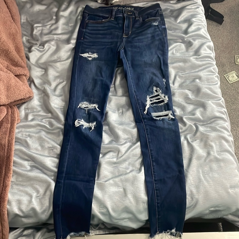 american eagle ripped skinny jeans